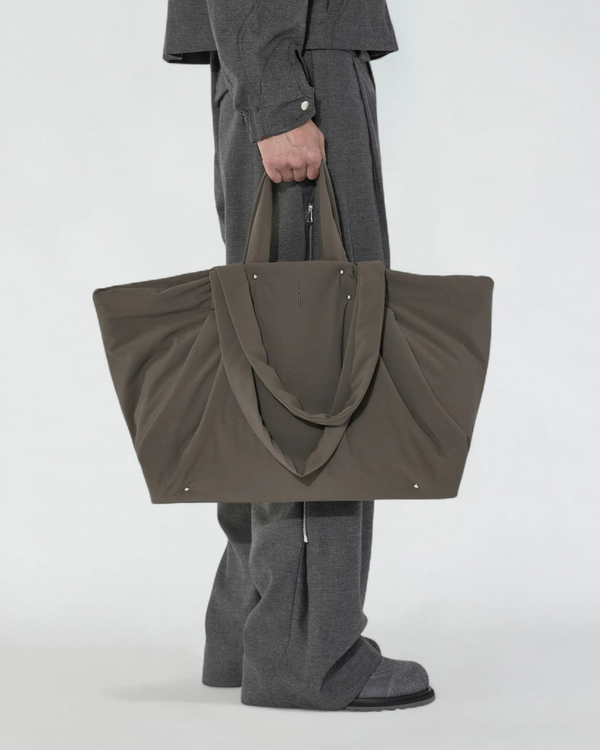 {M.Lu} _J.L - A.L_ Eon Bag