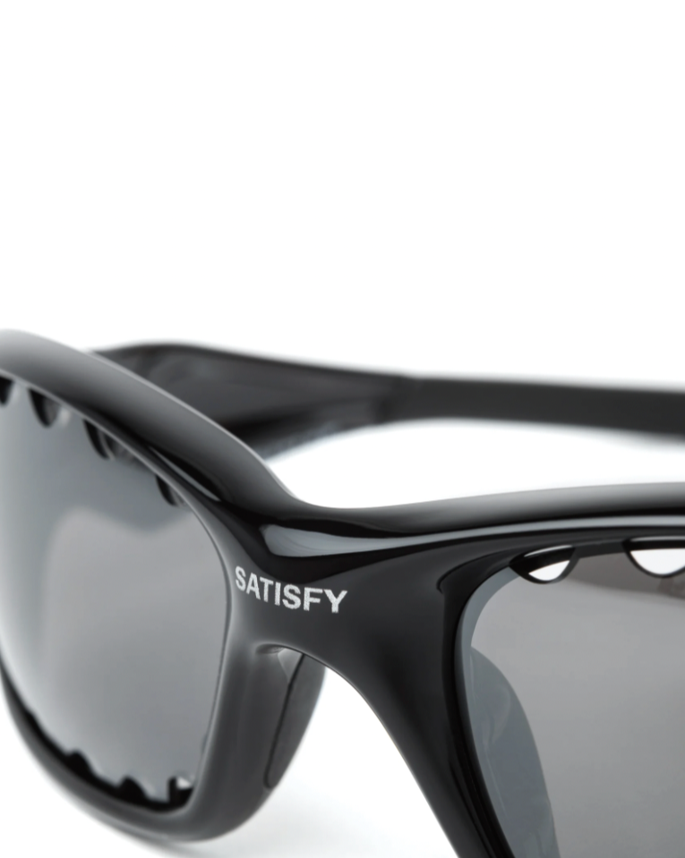 {M.Lu} Satisfy x Oakley Straight Jacket
