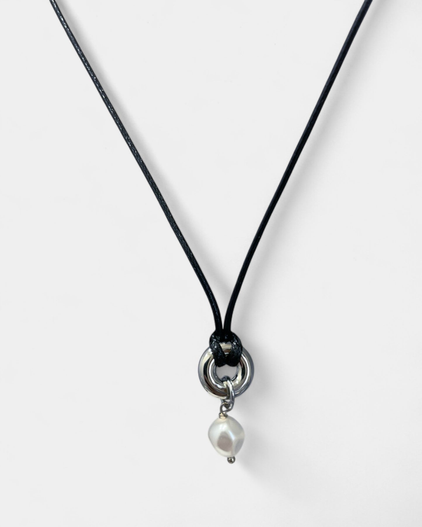 {M.Lu} Justine Clenquet Ethan Choker
