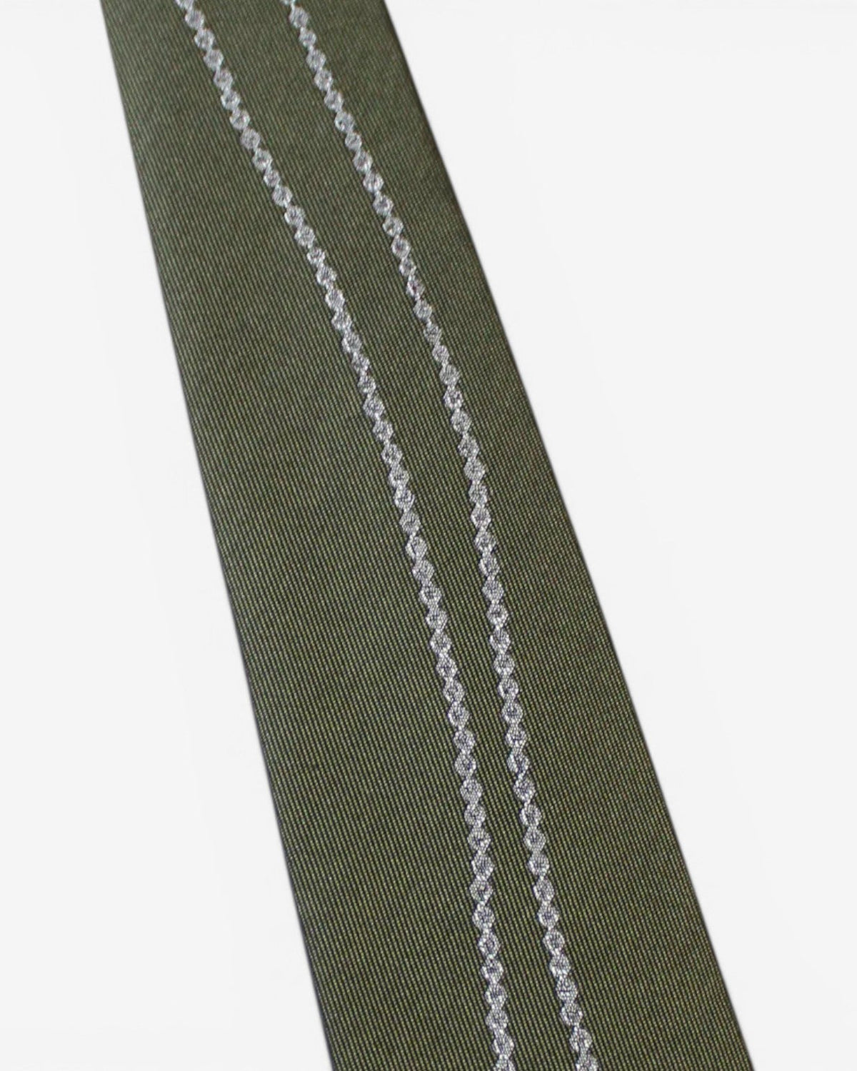 {M.Lu} Kapital Dog-Tag Silk Tie