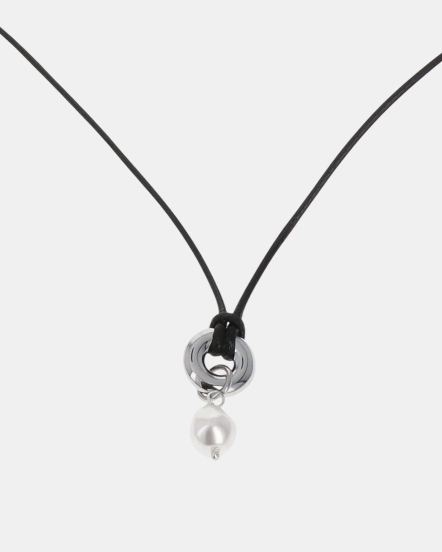 {M.Lu} Justine Clenquet Ethan Choker