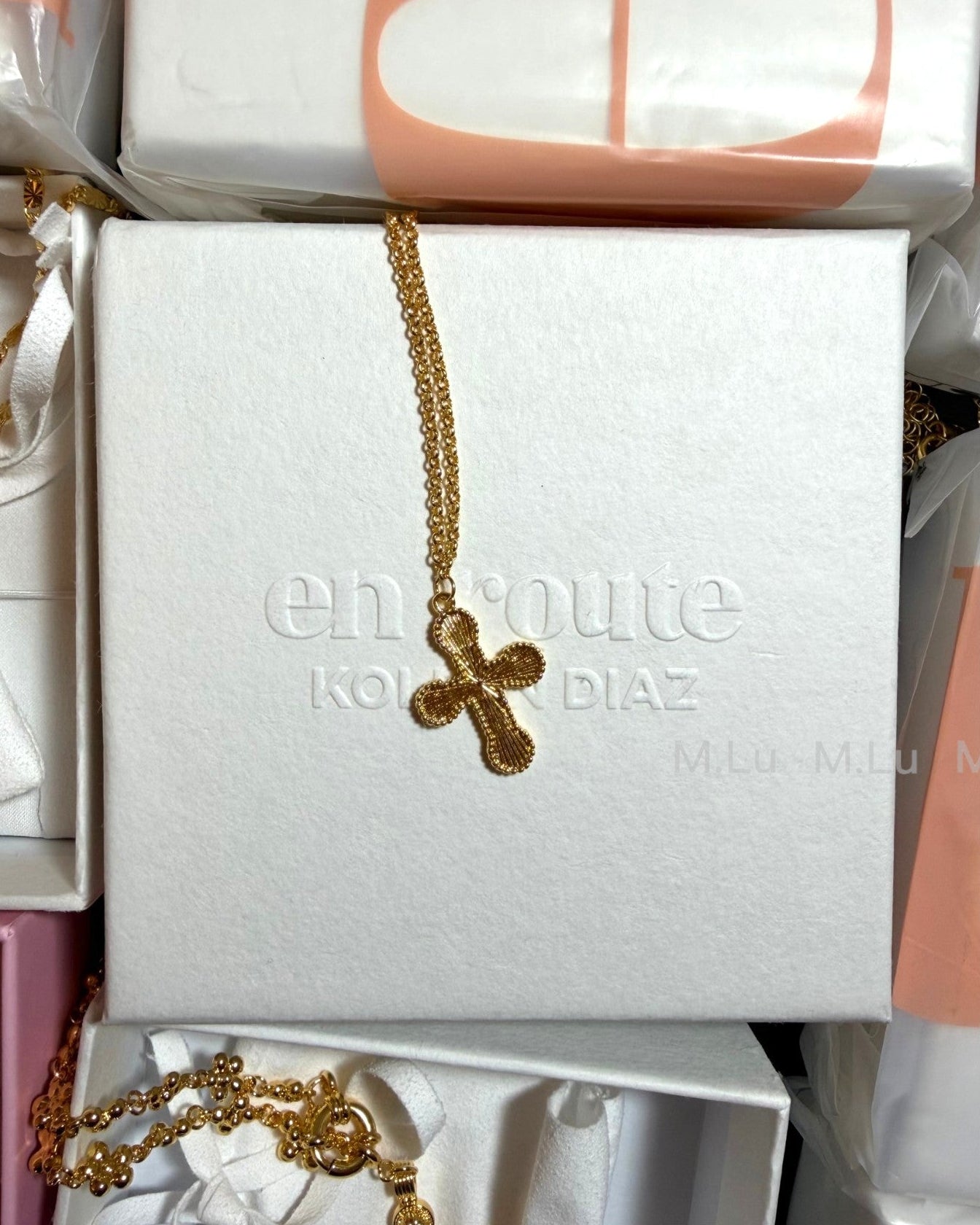 {M.Lu} en route Mini Cross Pendant Necklace