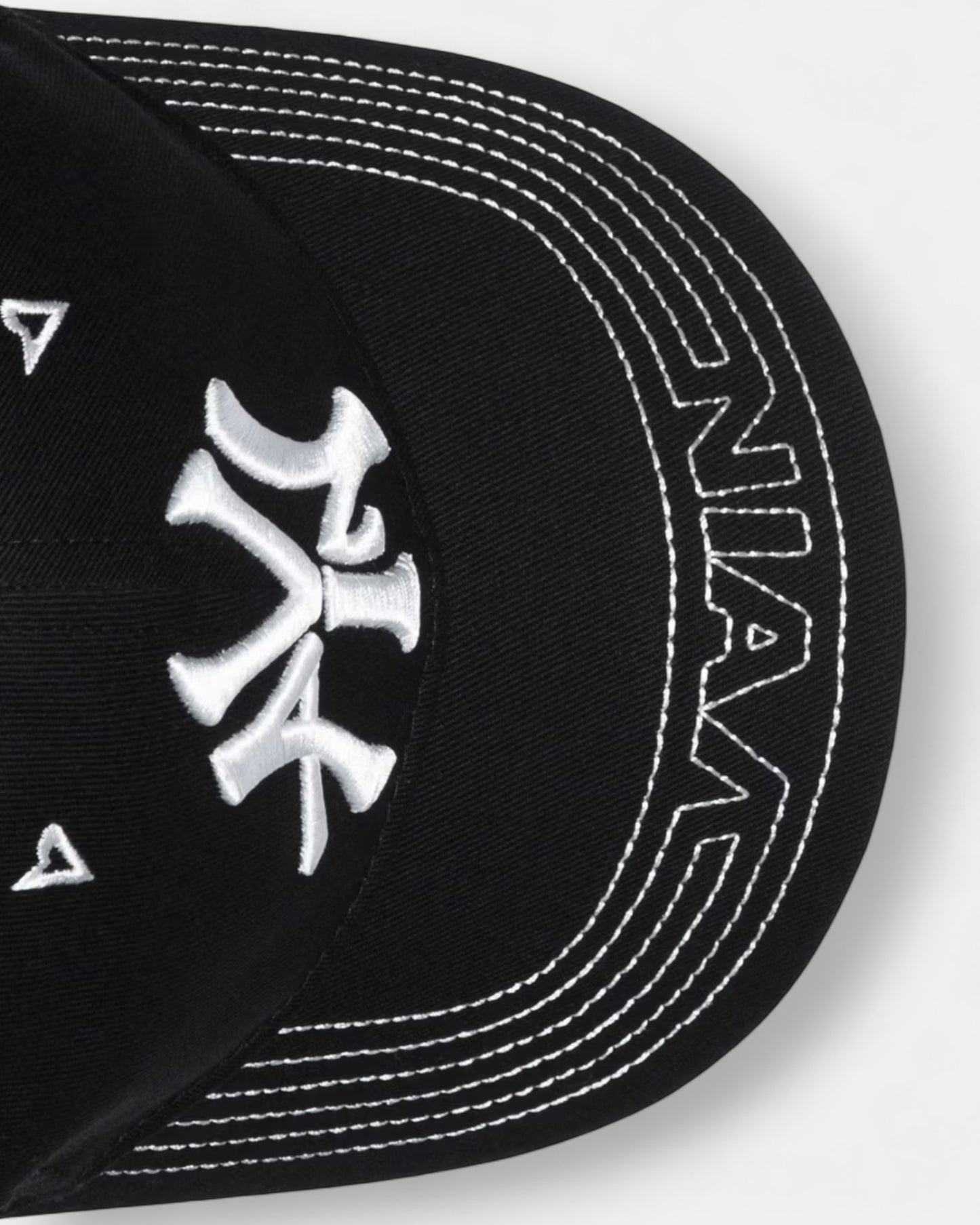 {M.Lu} Vain Two Tone Cap