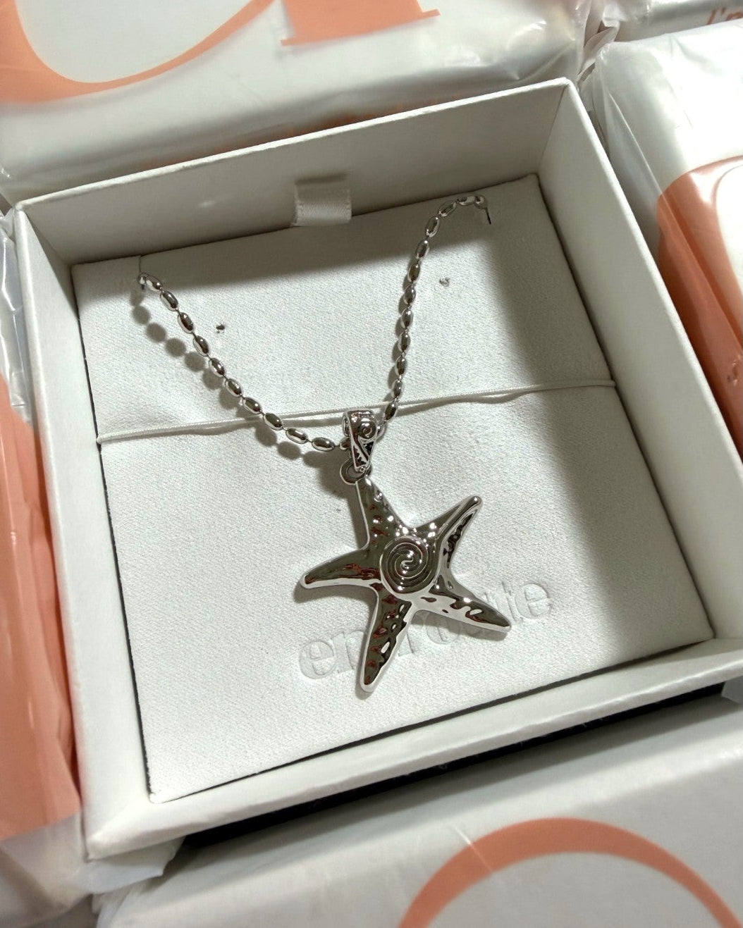 {M.Lu} en route Starfish Necklace