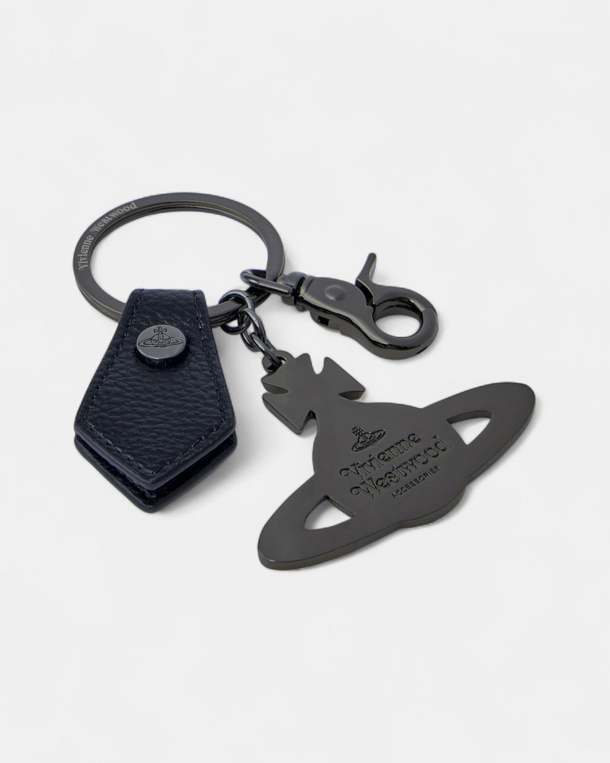 {M.Lu} Vivienne Westwood Hammered Orb Keyring