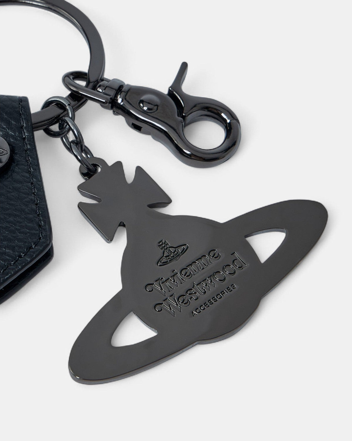{M.Lu} Vivienne Westwood Hammered Orb Keyring